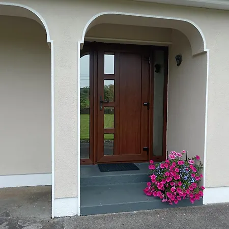 In Ballyhowly Knock (Mayo)